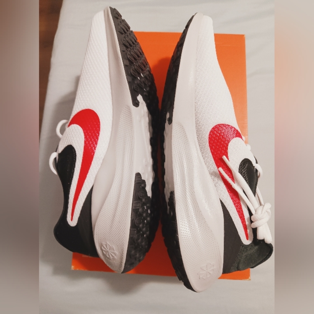 New Nike Shoes Mens Size 11 White Black Revolution 7 Running Sneakers FB2207-102